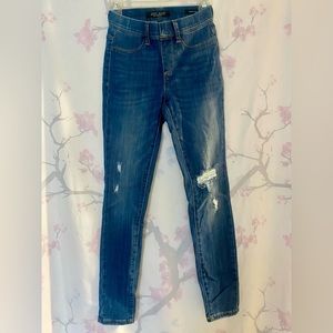 Pull-on no zipper stretchy distressed very comfy